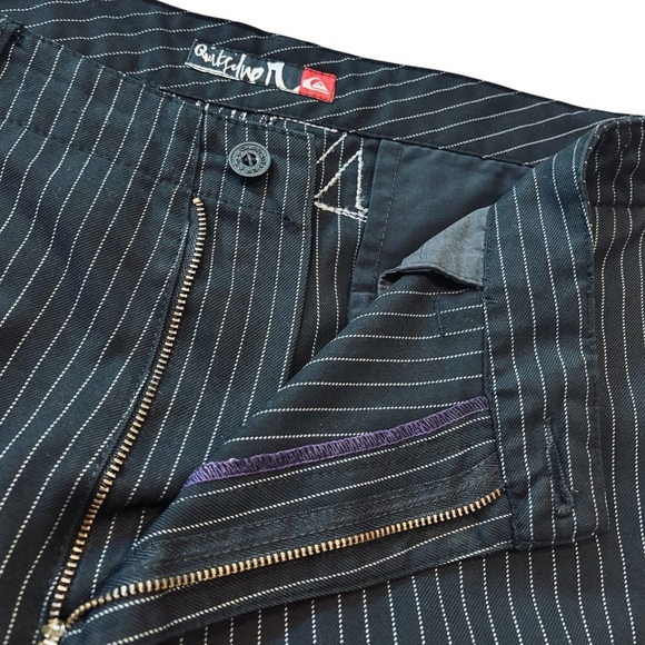 Y2K 90s QUICKSILVER Vintage Black Striped Shorts + Embroidered Graffiti, Size 42 - Picture 6 of 7